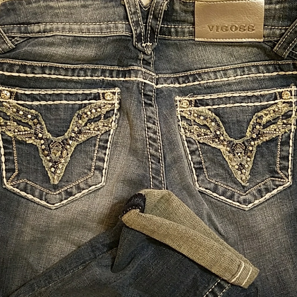 Vigoss capris medium wash w. Embellishments